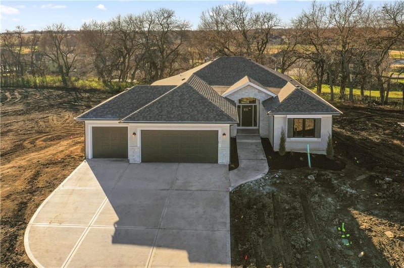 25381 W 149th Ter, Olathe, KS 66061
