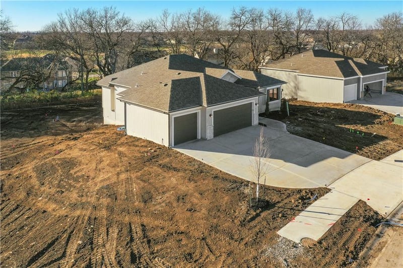 25381 W 149th Ter, Olathe, KS 66061