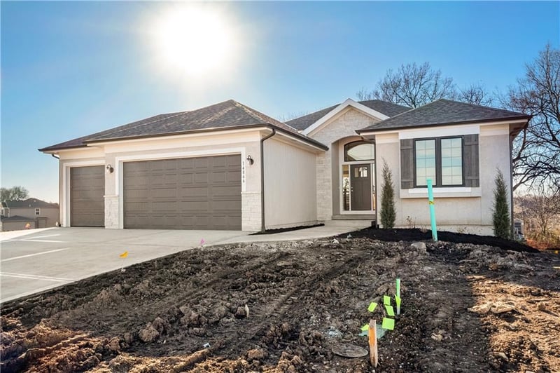 25381 W 149th Ter, Olathe, KS 66061