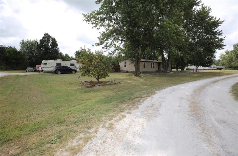 186 SE 19th Ln, Lamar, MO 64759