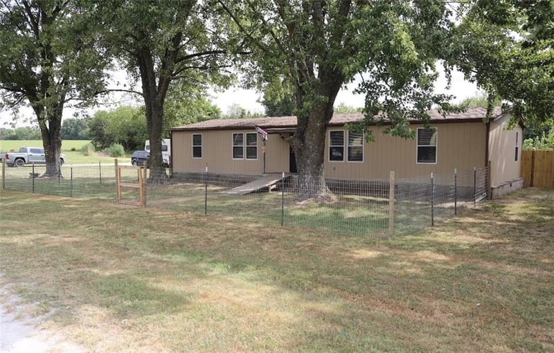 186 SE 19th Ln, Lamar, MO 64759