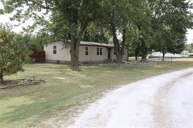 186 SE 19th Ln, Lamar, MO 64759