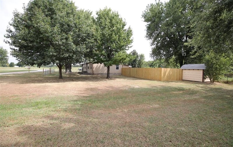 186 SE 19th Ln, Lamar, MO 64759