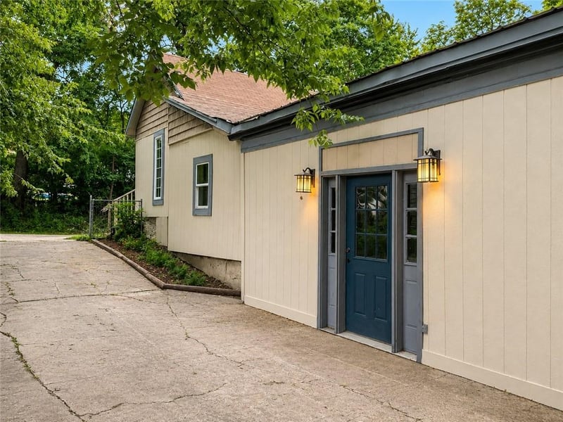 912 S Osage St, Independence, MO 64050
