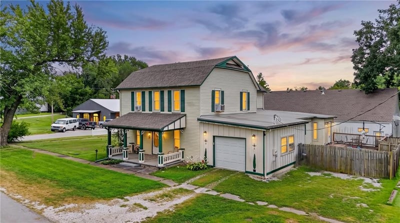 325 W Broadway St, Peculiar, MO 64078