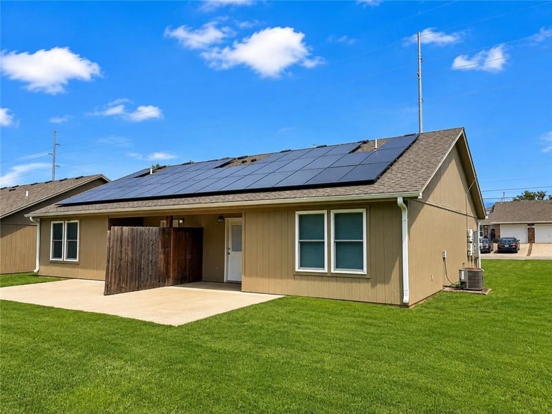 610 B W Market St, Warrensburg, MO 64093
