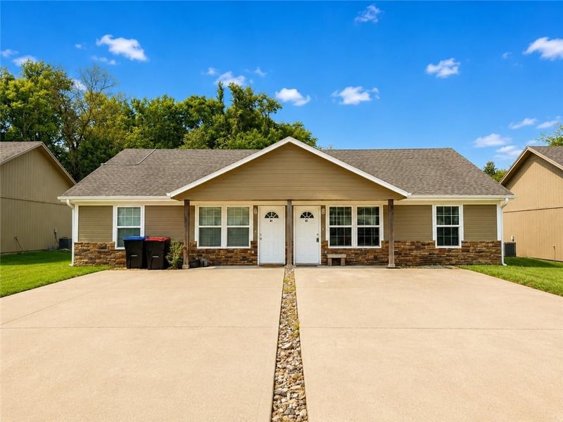 610 B W Market St, Warrensburg, MO 64093