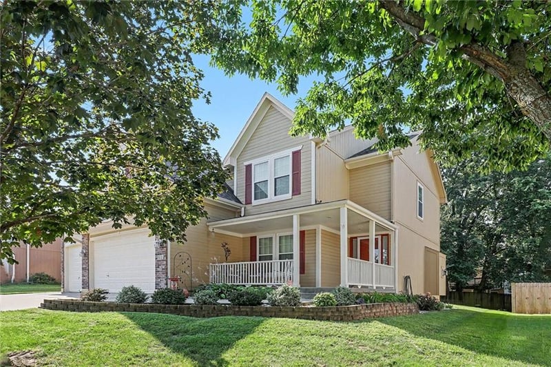 508 NE Hans Dr, Blue Springs, MO 64014