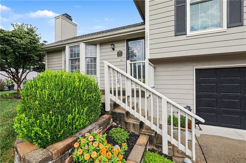 10011 N Highland Ter, Kansas City, MO 64155