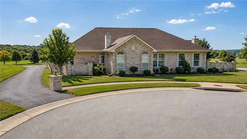 13959 Kenneth Ct, Leawood, KS 66224