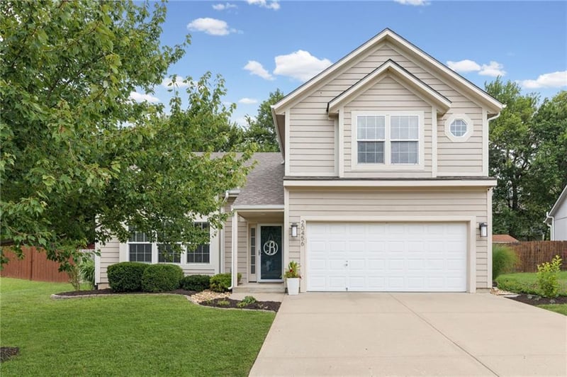 20456 W 220th Ter, Spring Hill, KS 66083
