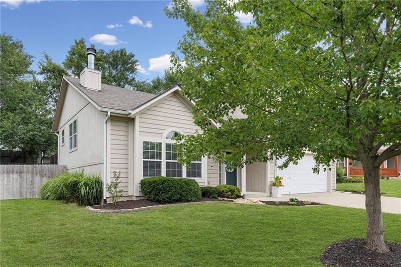 20456 W 220th Ter, Spring Hill, KS 66083