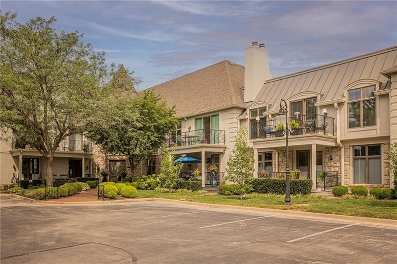 9100 Lamar Ave #207, Overland Park, KS 66207