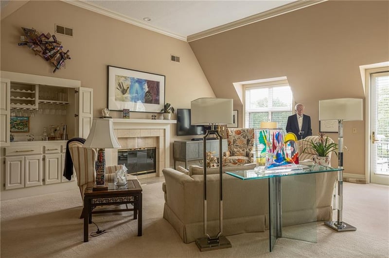 9100 Lamar Ave #207, Overland Park, KS 66207