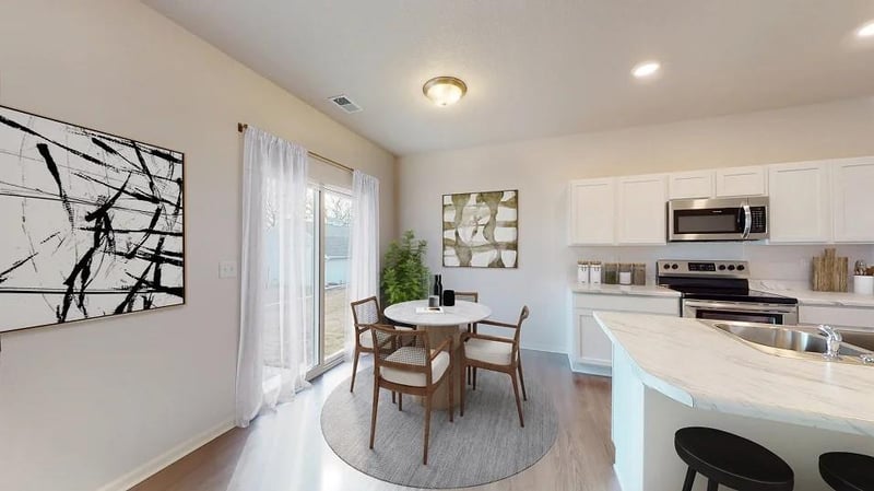 410 Valley View Dr, Tonganoxie, KS 66086