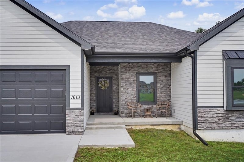 1613 S Ash Ct, Ottawa, KS 66067