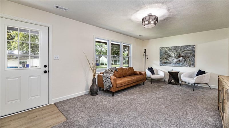1124 E Cedar St, Olathe, KS 66061