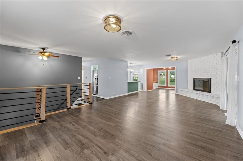 7302 N Woodland Ave, Gladstone, MO 64118