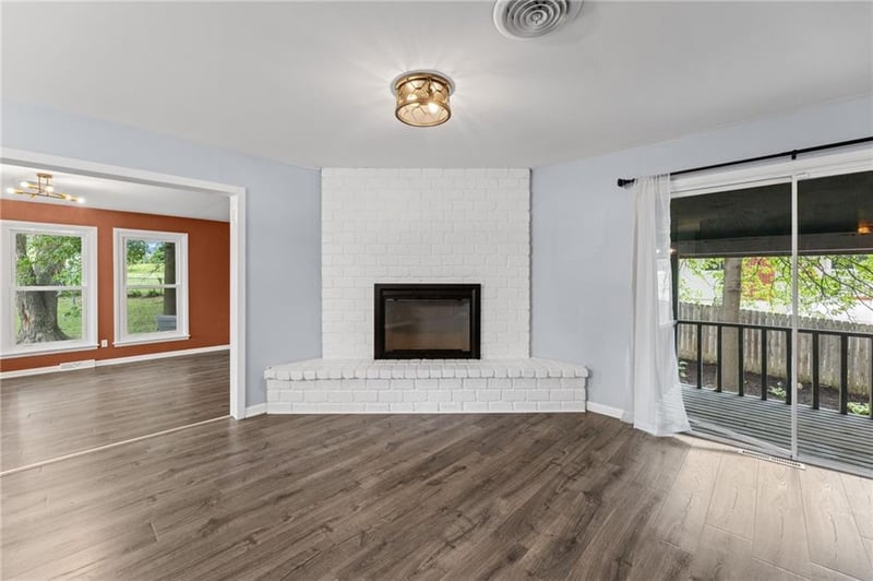 7302 N Woodland Ave, Gladstone, MO 64118