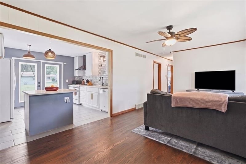 8725 Larsen St, Overland Park, KS 66214