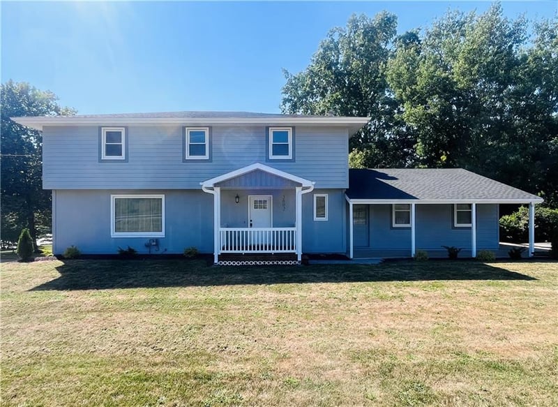 5602 S 40th St, St Joseph, MO 64503