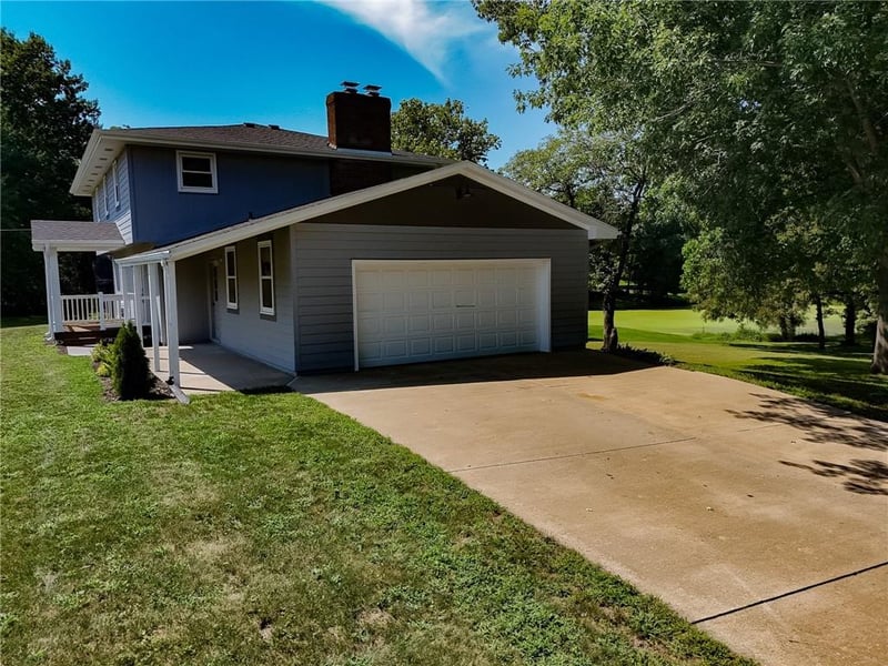 5602 S 40th St, St Joseph, MO 64503