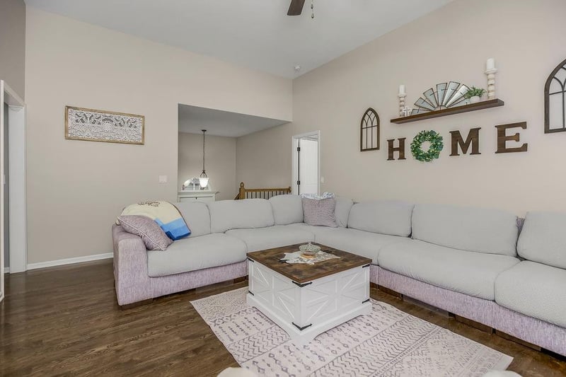 10915 N Skiles Ct, Kansas City, MO 64157