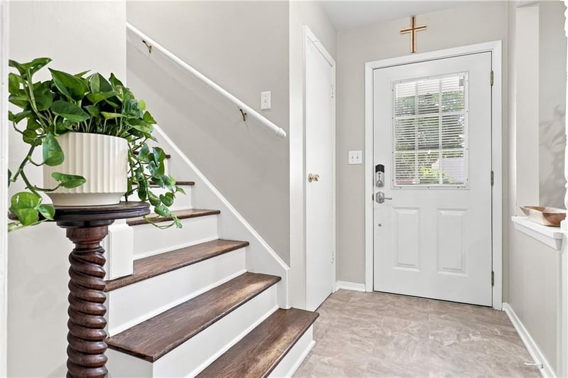 9110 W 89th Ter, Overland Park, KS 66212