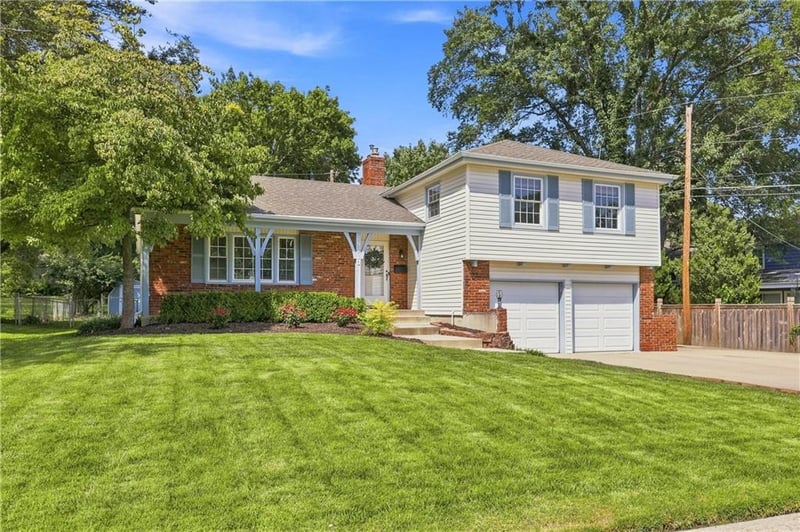 9110 W 89th Ter, Overland Park, KS 66212