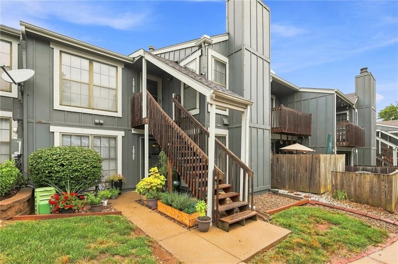 12723 W 110th Ter, Overland Park, KS 66210