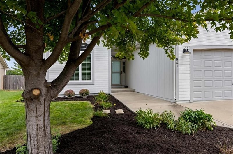 561 N Evergreen St, Gardner, KS 66030