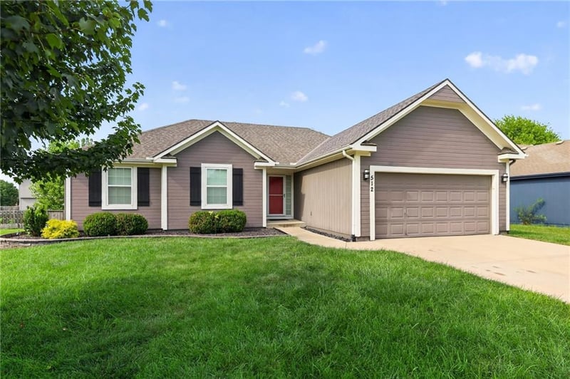 512 E Cheyenne St, Gardner, KS 66030