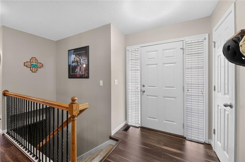 512 E Cheyenne St, Gardner, KS 66030