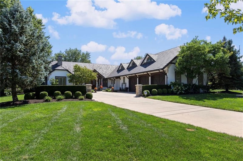 3849 W 139th Ter, Leawood, KS 66224
