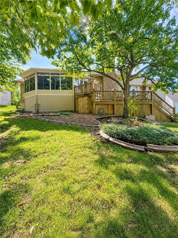 413 N Park Dr, Raymore, MO 64083