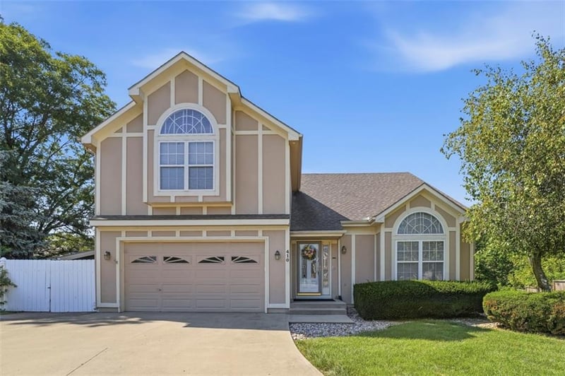 410 Taylor Ln, Belton, MO 64012