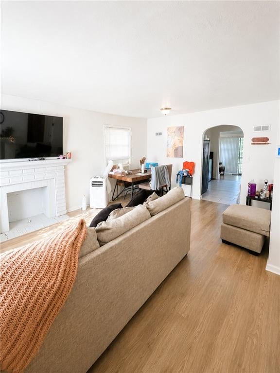 6721 Walrond Ave, Kansas City, MO 64132