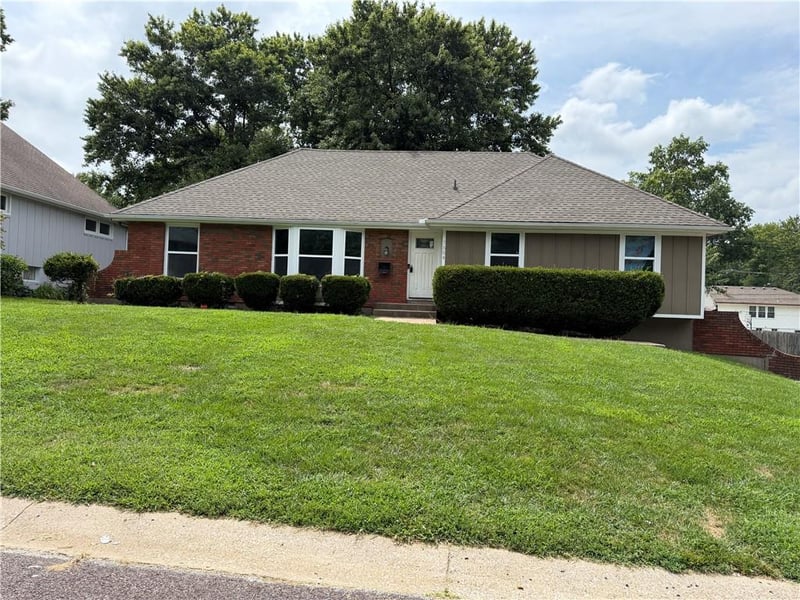 7504 Overton Ave, Raytown, MO 64138