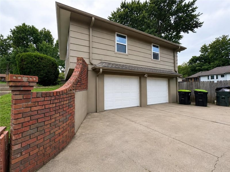 7504 Overton Ave, Raytown, MO 64138