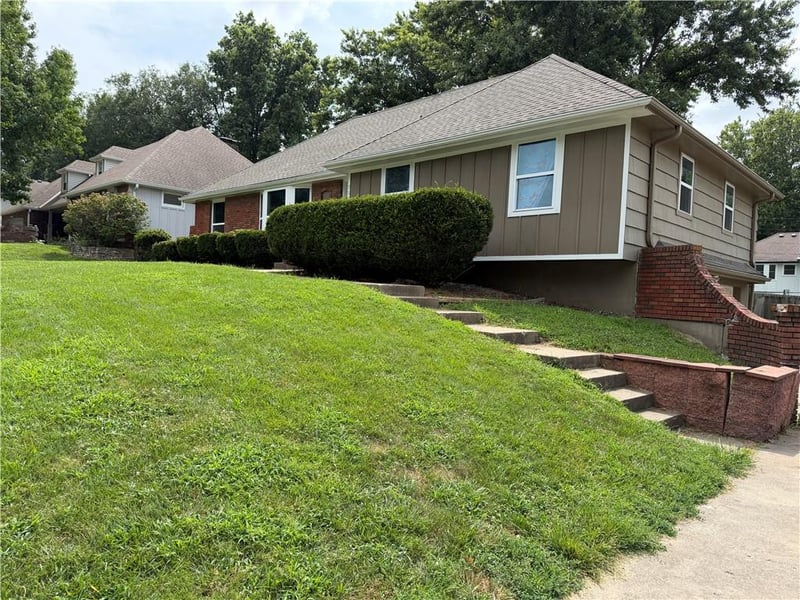 7504 Overton Ave, Raytown, MO 64138