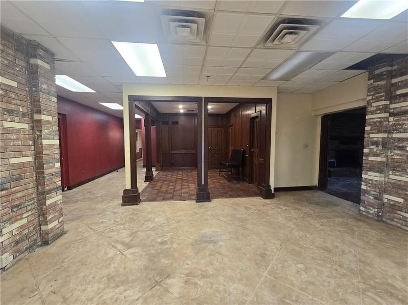 321 W Broadway Ave, Excelsior Springs, MO 64024