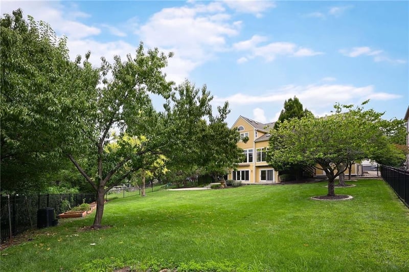 8217 W 146th Ter, Overland Park, KS 66223