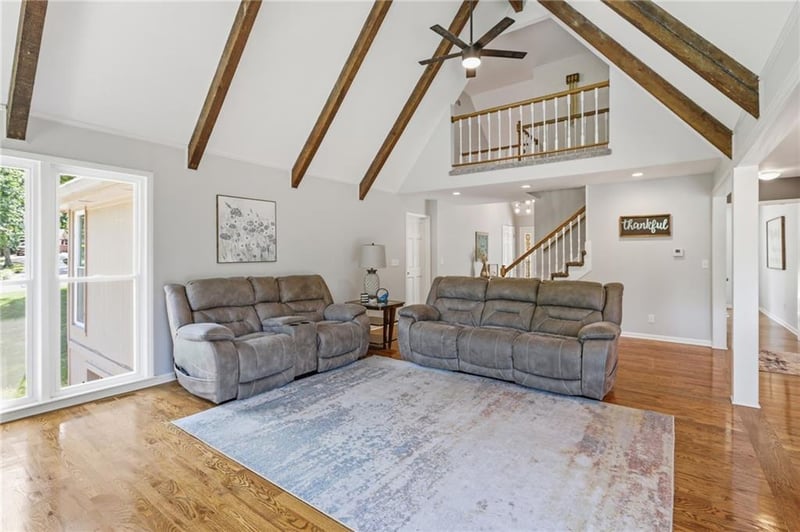 20814 W 45th Ter, Shawnee, KS 66218