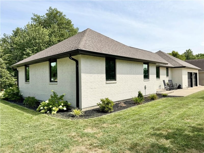 1107 Country Club Dr, Butler, MO 64730