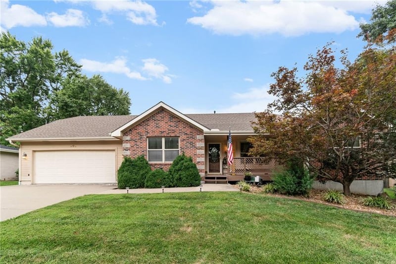 903 N Chestnut St, Cameron, MO 64429