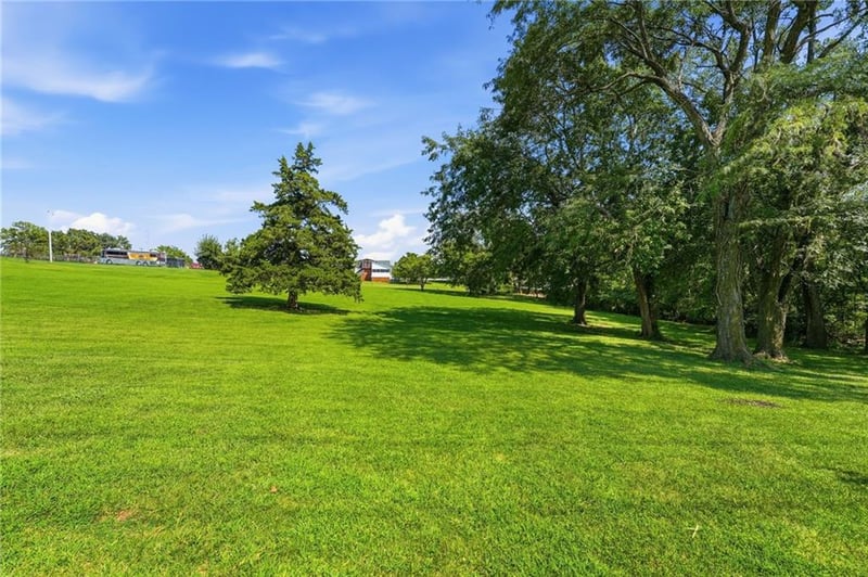 Independence St, Pleasant Hill, MO 64080