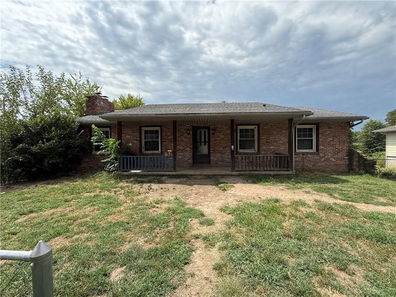 403 Monterey St, Clinton, MO 64735
