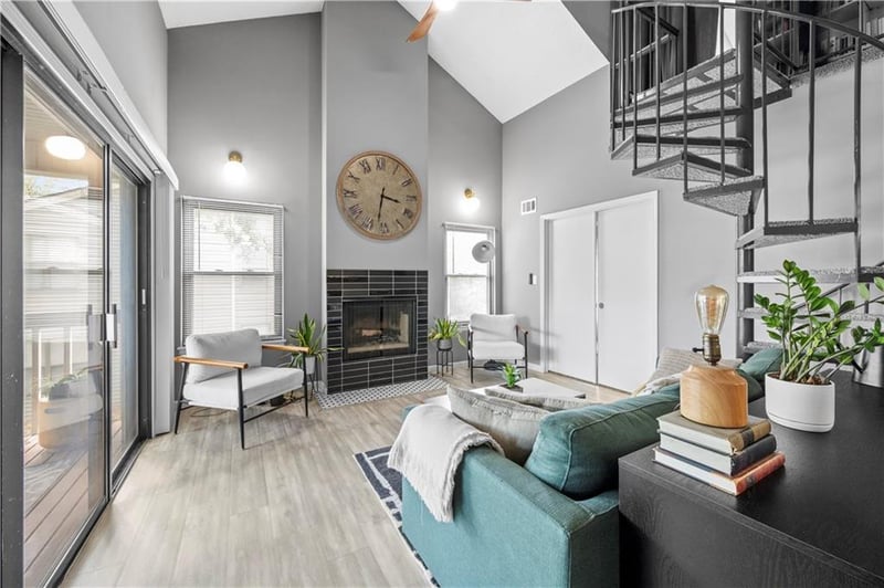 8824 W 106th Ter, Overland Park, KS 66212
