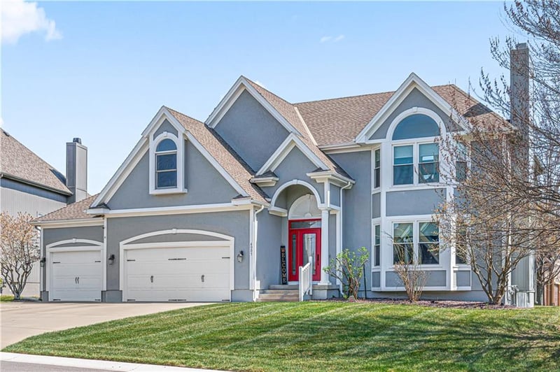 4005 SW Boulder Dr, Lee's Summit, MO 64082
