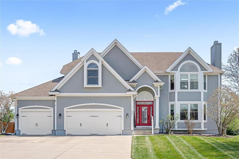 4005 SW Boulder Dr, Lee's Summit, MO 64082